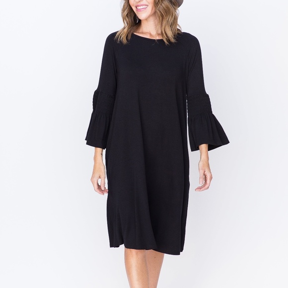 Agnes & Dora Dresses & Skirts - 💰 FINAL SALE 💰Black Bell Sleeve Dress